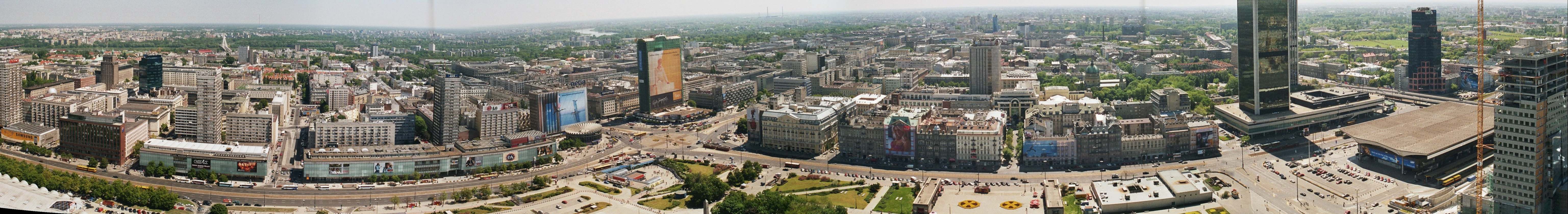 Warschau: Panoramafoto mit Bahnhof